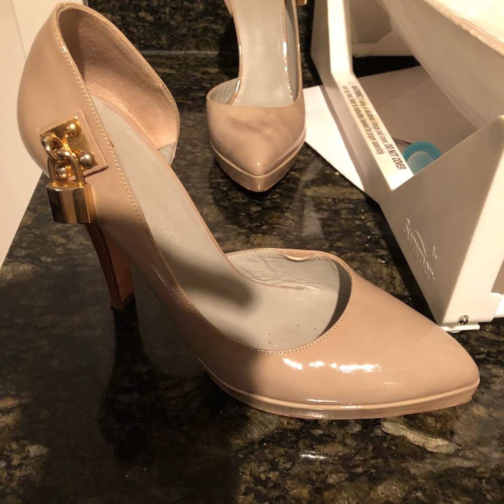 Heels - Picture 3 of 7